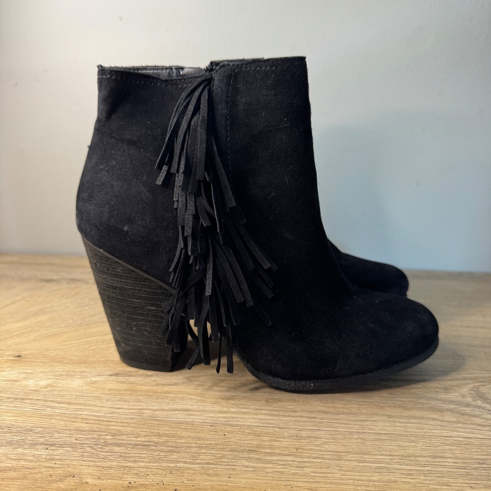 Vince Camuto Black Suede Fringe Wedge Ankle Booties 8.5W Wide‎ Boho Western Chic